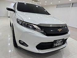 Toyota Harrier 2.0 Sunroof 2015 White Rear Entertainment